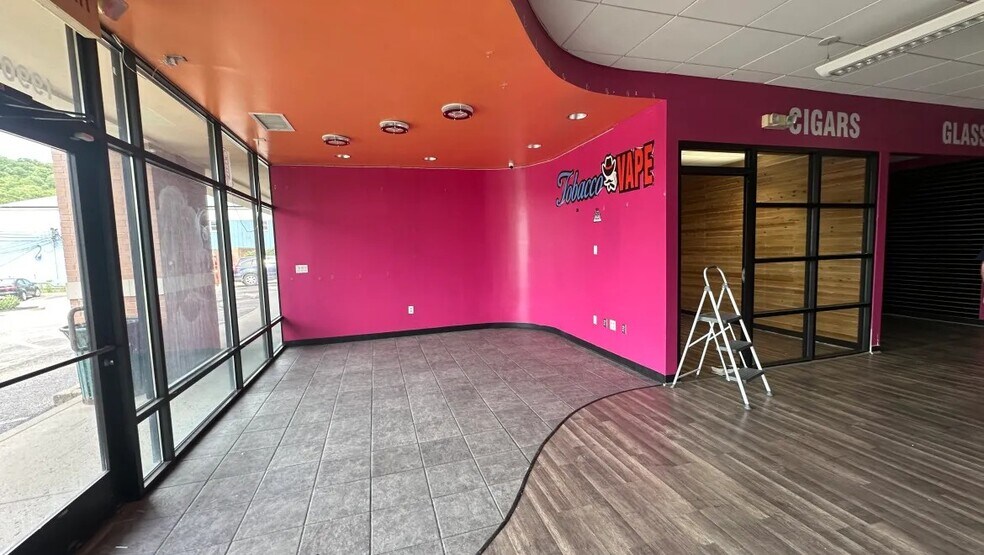 More Photos Of 1990 Highland Pike, Ft Wright Storefront For Lease