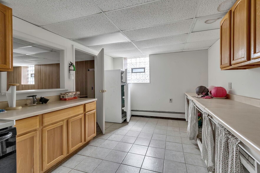 More Photos Of 646 Cayuga Dr, Niagara Falls Religious Facility For Sale