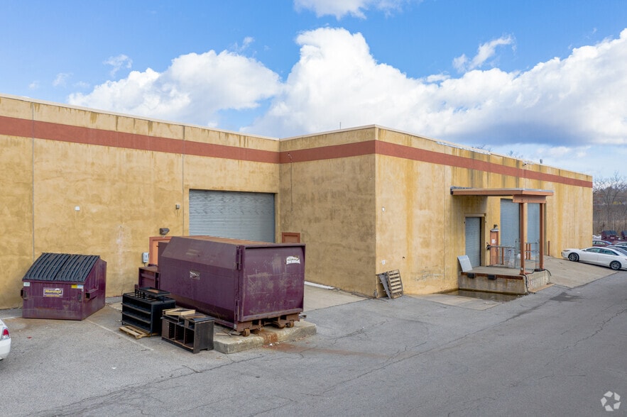 More Photos Of 15 Tarkett Dr, New Windsor Township Manufacturing For Lease