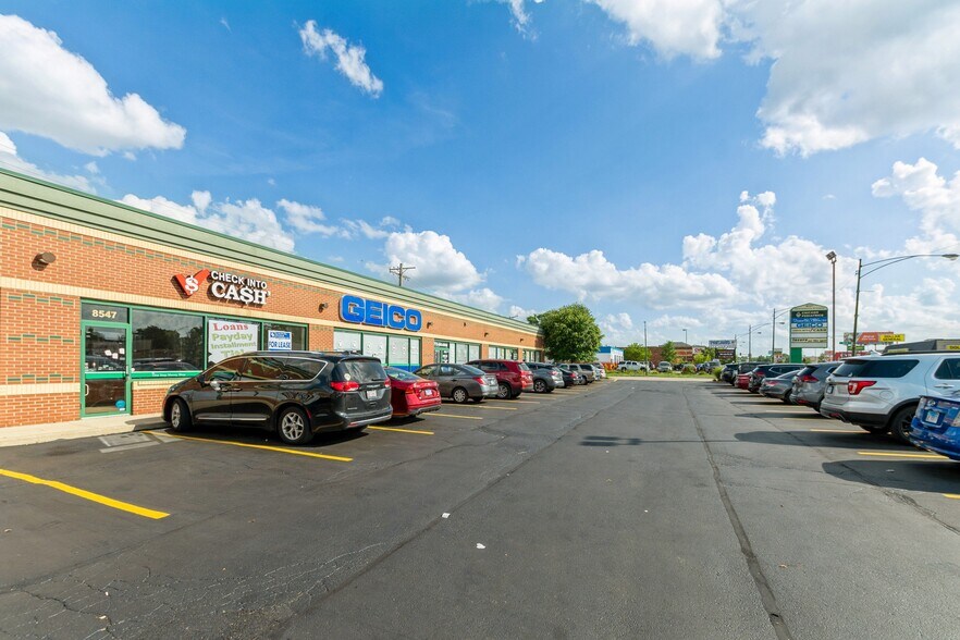 More Photos Of 8537-8555 Cicero Ave S, Chicago Storefront For Lease