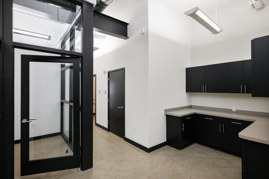 More Photos Of 1122 Rogers St, Louisville Police Fire Station For Sale