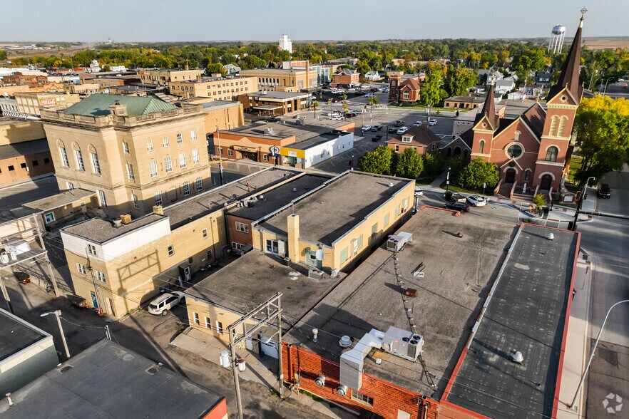 More Photos Of 516 4th St NE, Devils Lake Office For Sale