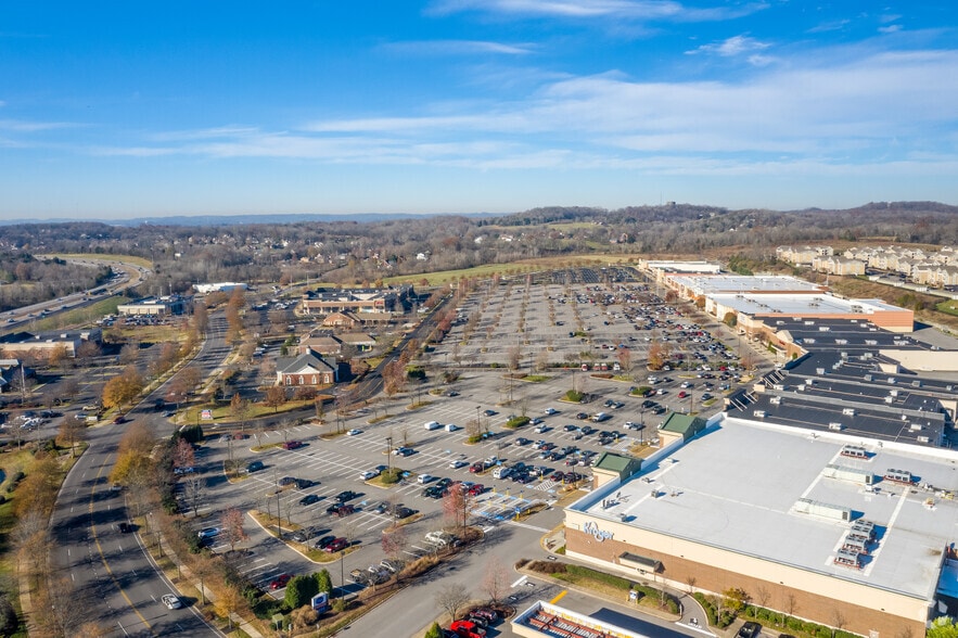 More Photos Of 1050 Glenbrook Way, Hendersonville Storefront For Lease
