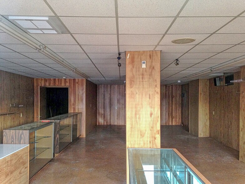 More Photos Of 630 Bridge St SW, Roanoke Storefront Retail Residential For Sale