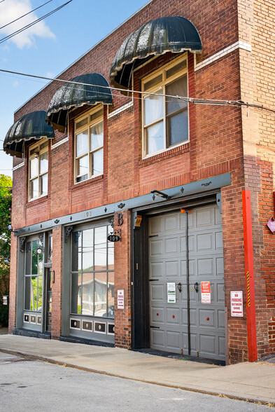 More Photos Of 109 7th Ave E, Springfield Flex For Sale