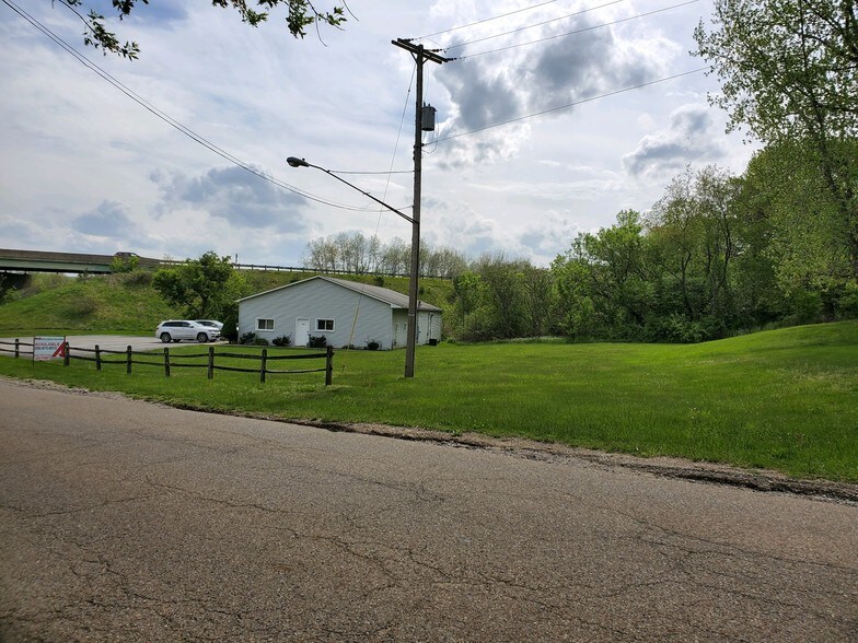 More Photos Of 4 Washington St, Leetonia Warehouse For Lease