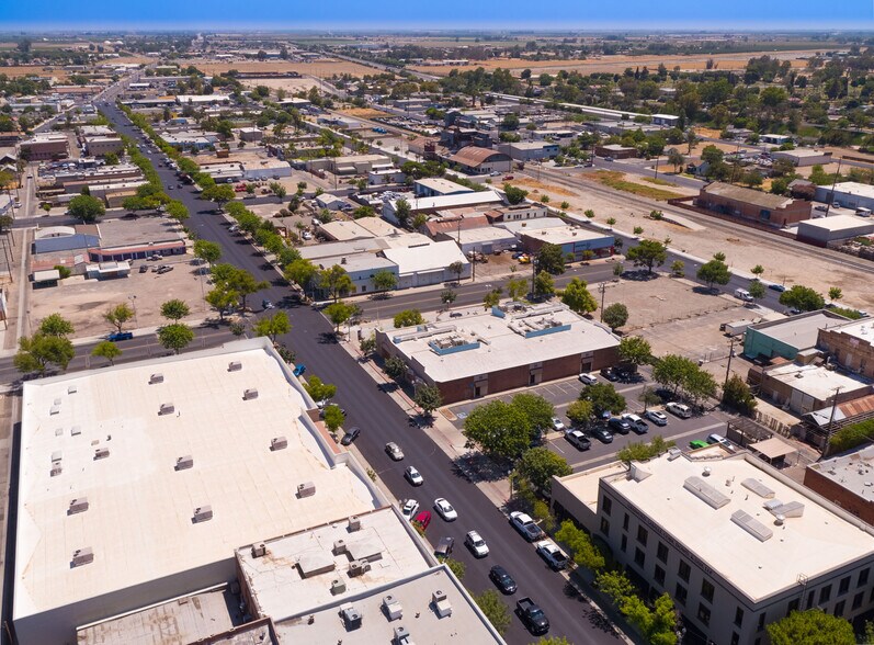 More Photos Of 123 E 7th St, Hanford Movie Theatre For Sale
