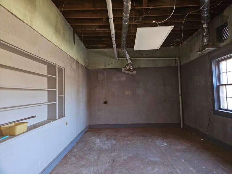 More Photos Of 985 White Oak Rd, Fredericksburg Specialty For Sale