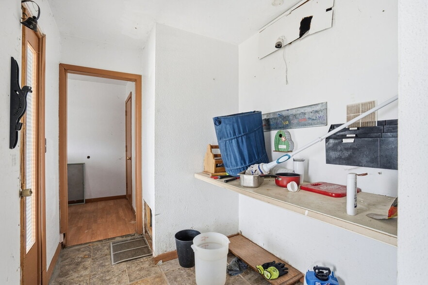 More Photos Of 1209 5th St, Tama Hotel For Sale