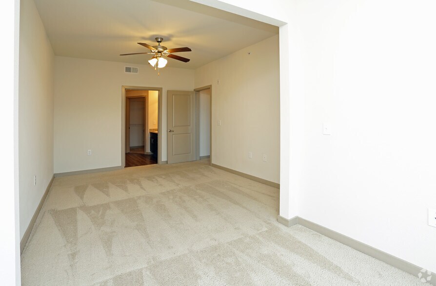More Photos Of 1601 E Debbie Ln, Mansfield Apartments For Lease
