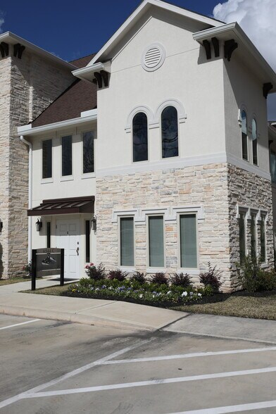 More Photos Of Greatwood Parkway, Sugar Land Office For Sale