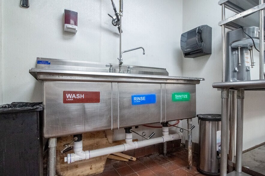 More Photos Of 127 S Main St, Ellenville Fast Food For Sale