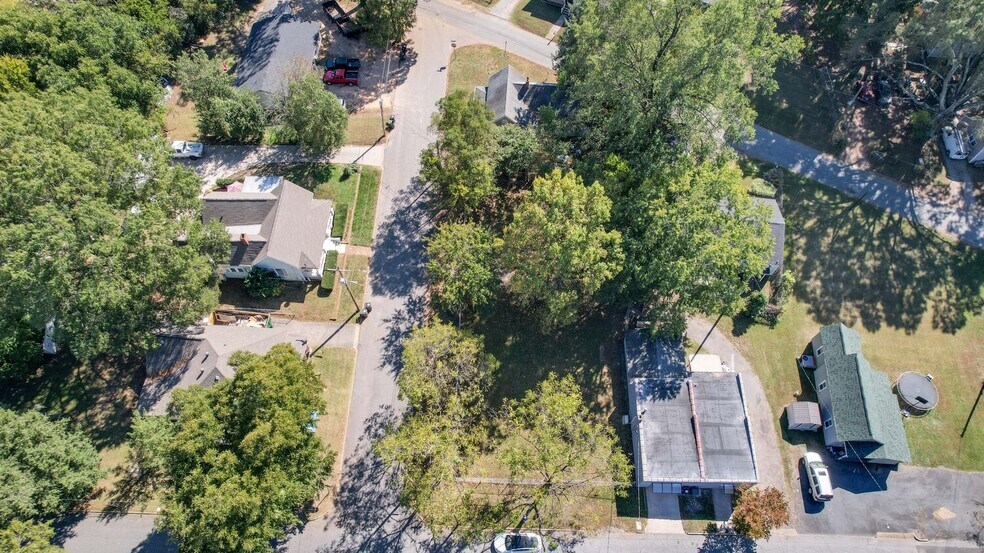 More Photos Of 239 Brookwood Ave NW, Concord Flex For Sale