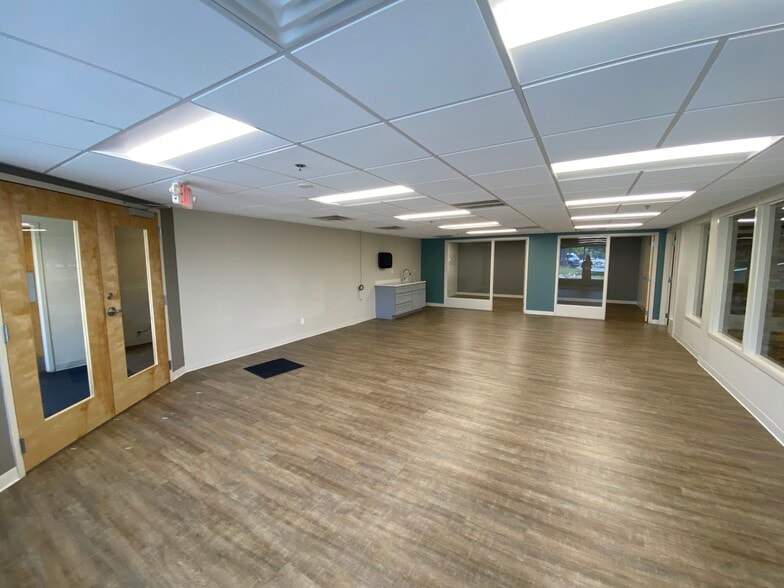 More Photos Of 7410 Northside Dr, North Charleston Medical For Lease