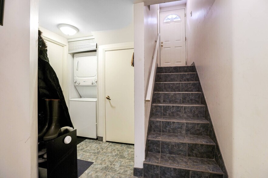 More Photos Of 4 Oriole Gdns, Toronto Apartments For Sale