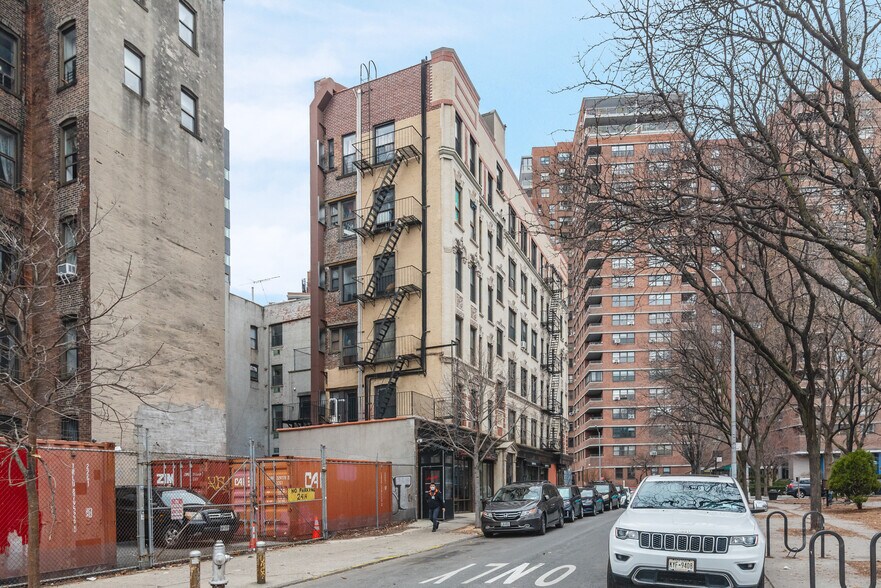 More Photos Of 259 E Broadway, New York Apartments For Sale