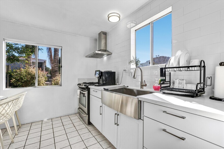 More Photos Of 2405 Meadowvale Ave, Los Angeles Multifamily For Sale