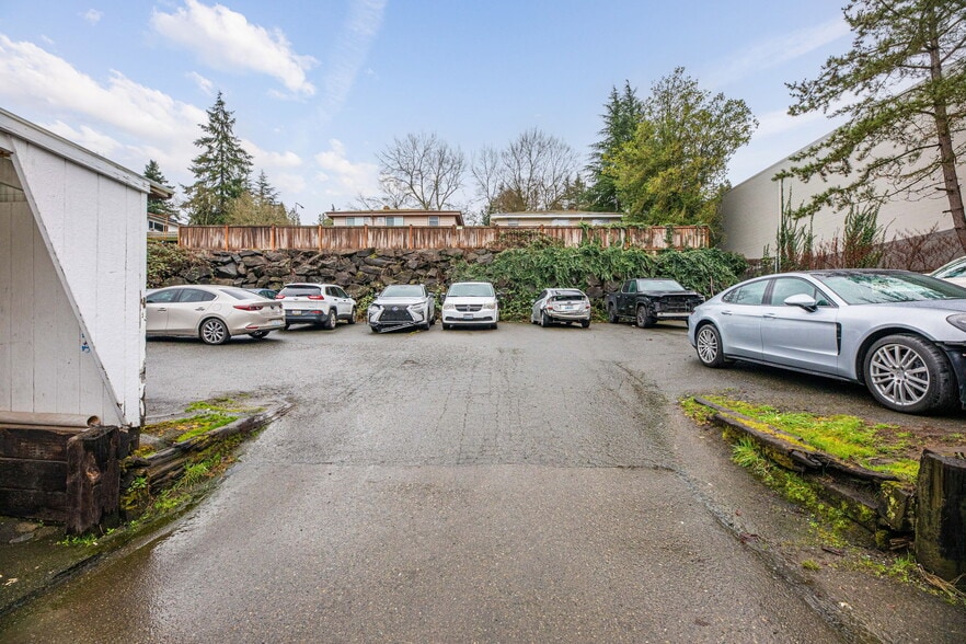 More Photos Of 13036 Lake City Way NE, Seattle Auto Dealership For Sale