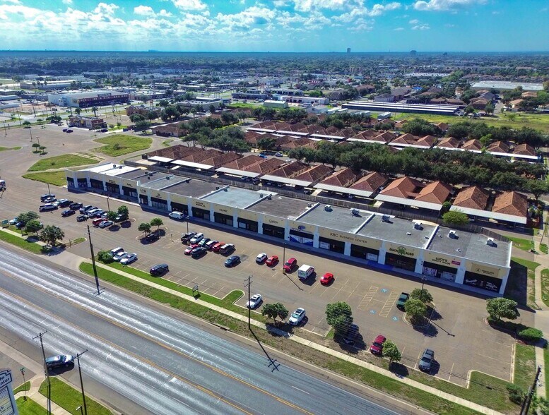 More Photos Of 2511-2513 Buddy Owens Blvd, McAllen Health Club For Lease