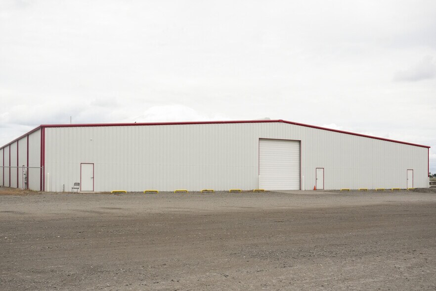 More Photos Of 4599 US Highway 77, Robstown Warehouse For Lease