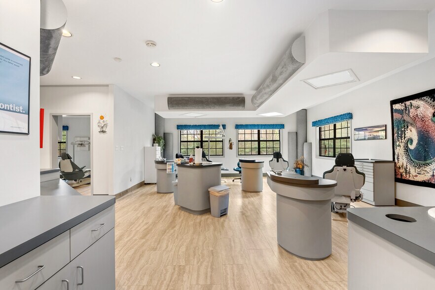 More Photos Of 3221 W Governor John Sevier Hwy, Knoxville Medical For Lease