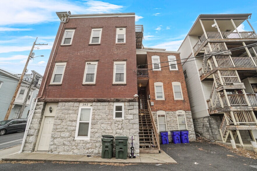 More Photos Of 136 Broadway, Hagerstown Apartments For Sale