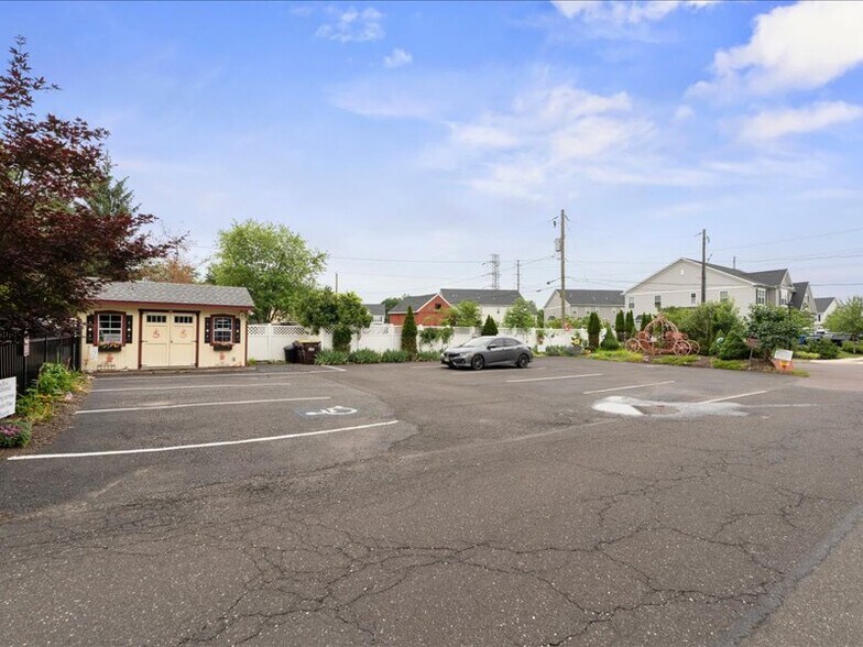 More Photos Of 1919 W Point Pike, Lansdale Freestanding For Sale