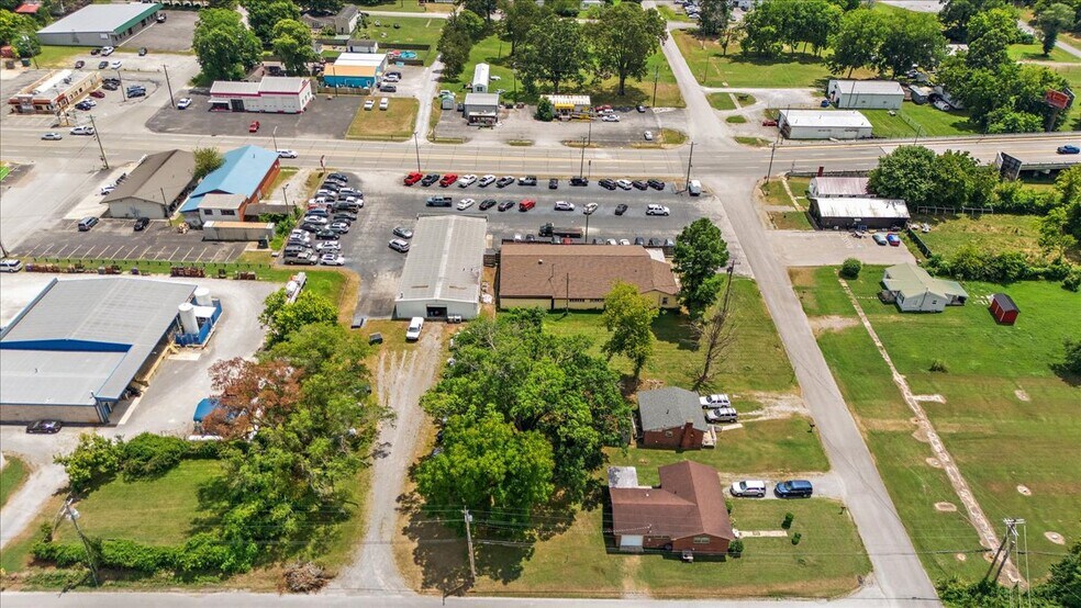 More Photos Of 201 E Carroll St, Tullahoma Auto Dealership For Sale