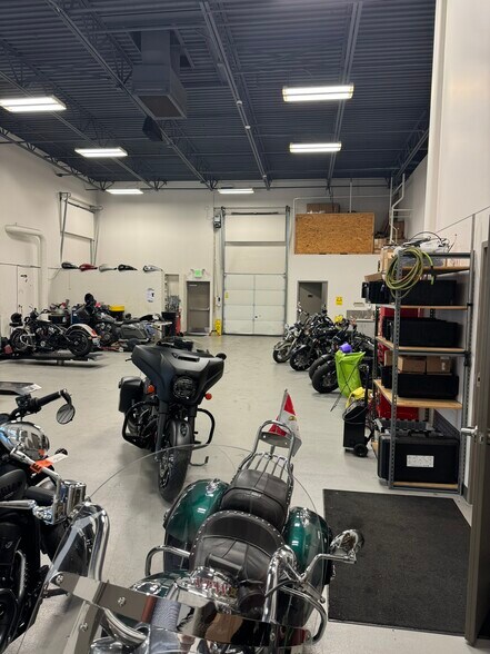 More Photos Of 1743 W Valley Hwy S, Auburn Auto Dealership For Sale