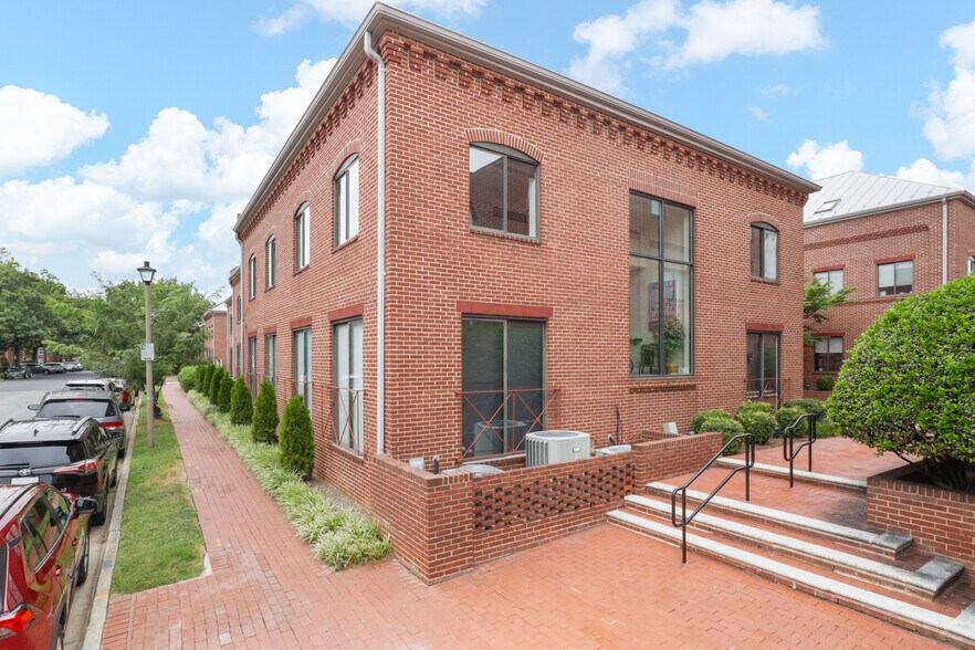 More Photos Of 111 Oronoco St, Alexandria Office For Lease