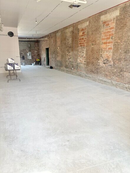 More Photos Of 105 Parsons Ave, Columbus Storefront Retail Office For Lease