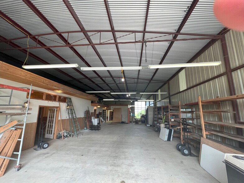 More Photos Of 111 County Road 237, Wadsworth Manufacturing For Sale