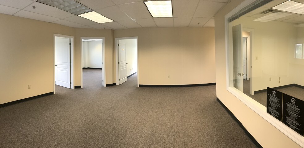 More Photos Of 6500 Brooktree Rd, Wexford Medical For Lease