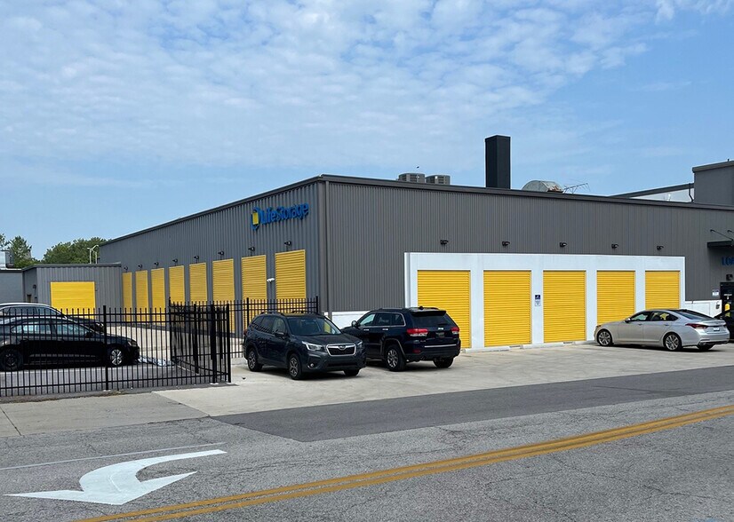 More Photos Of 830 N 6th St, Lafayette Self Storage For Sale