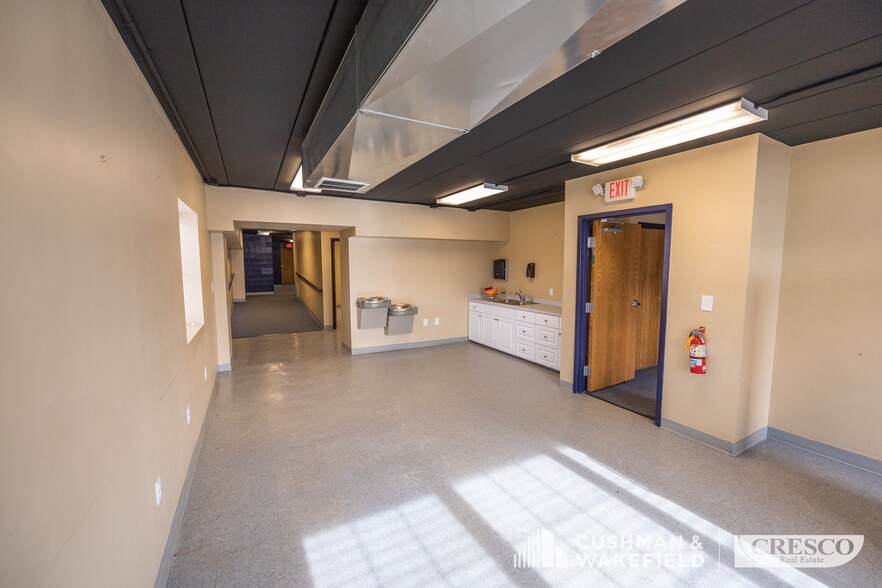 More Photos Of 2636 Brecksville Rd, Richfield Service For Lease