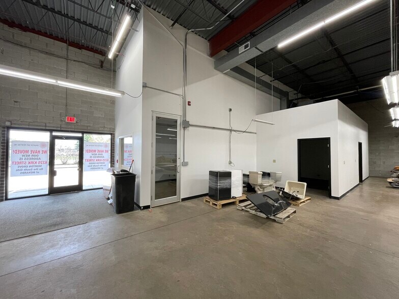 More Photos Of 8120 River Dr, Morton Grove Warehouse For Lease