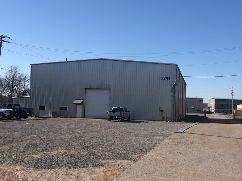More Photos Of 124A Davis St, Portland Warehouse For Lease