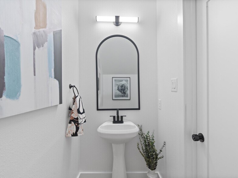 More Photos Of 7811 Mohawk Dr, Dallas Apartments For Sale