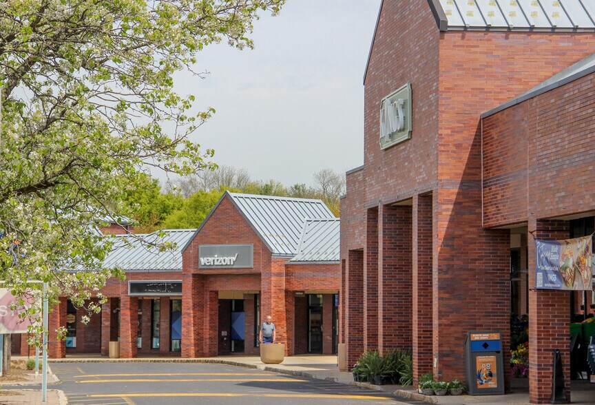 More Photos Of 400-470 US Highway 202/206 Dr, Bedminster Unknown For Lease