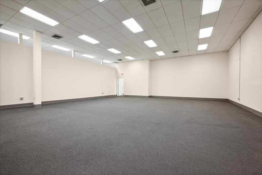 More Photos Of 906 Us Highway 22, Somerville Light Distribution For Lease