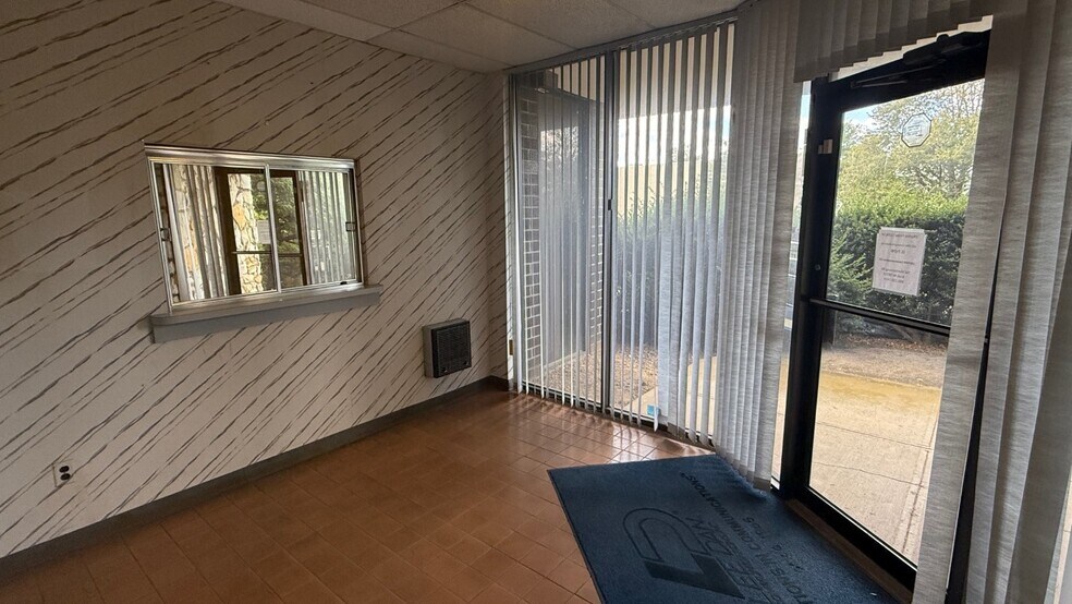 More Photos Of 155 Adams Ave, Hauppauge Warehouse For Sale