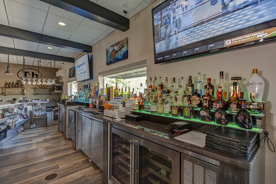 More Photos Of 514 NW Dixie Hwy, Stuart Restaurant For Sale