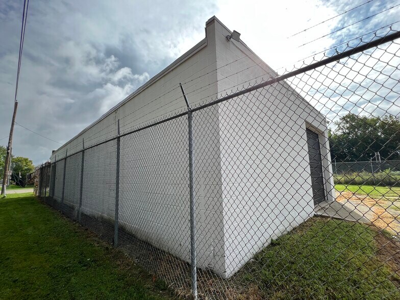 More Photos Of 1027 Griffin St, Toledo Freestanding For Sale