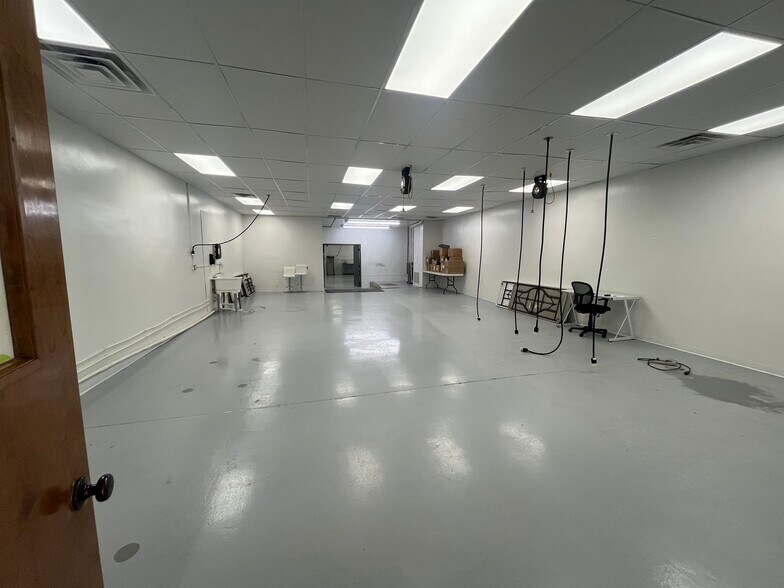 More Photos Of 127 S Main St, Spencer Specialty For Sale