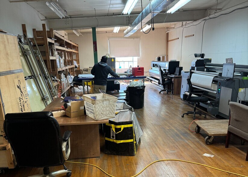 More Photos Of 181 S Whitfield St, Nazareth Office Residential For Sale