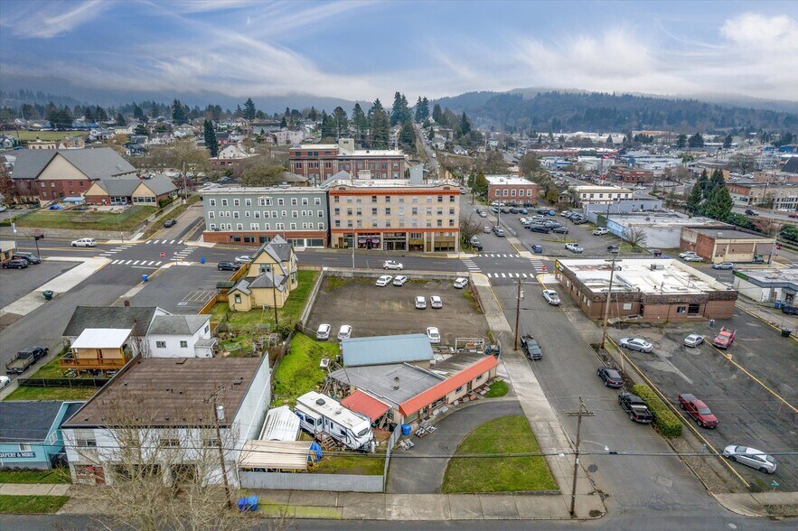 More Photos Of 101 Academy St, Kelso Distribution For Sale