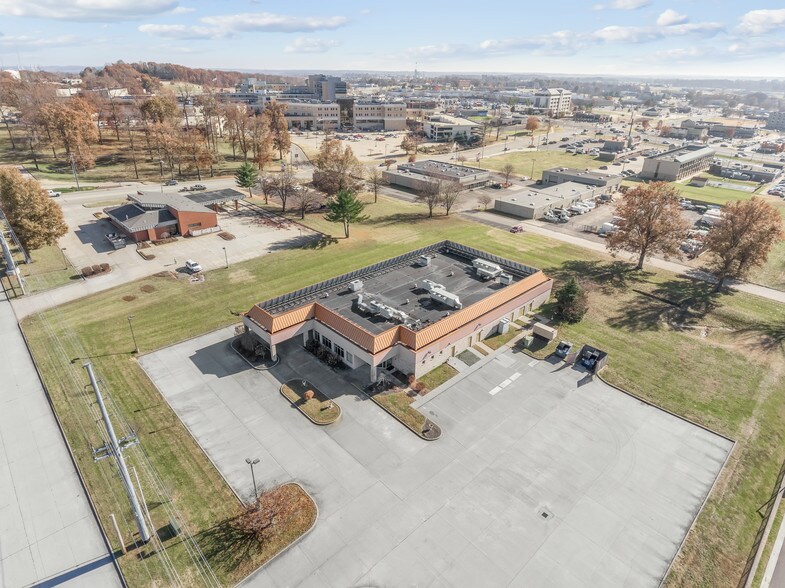 More Photos Of 3241 Percy Dr, Cape Girardeau Medical For Lease