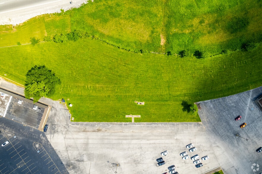 More Photos Of 4011 Fort Campbell Blvd, Hopkinsville Storefront Retail Office For Sale