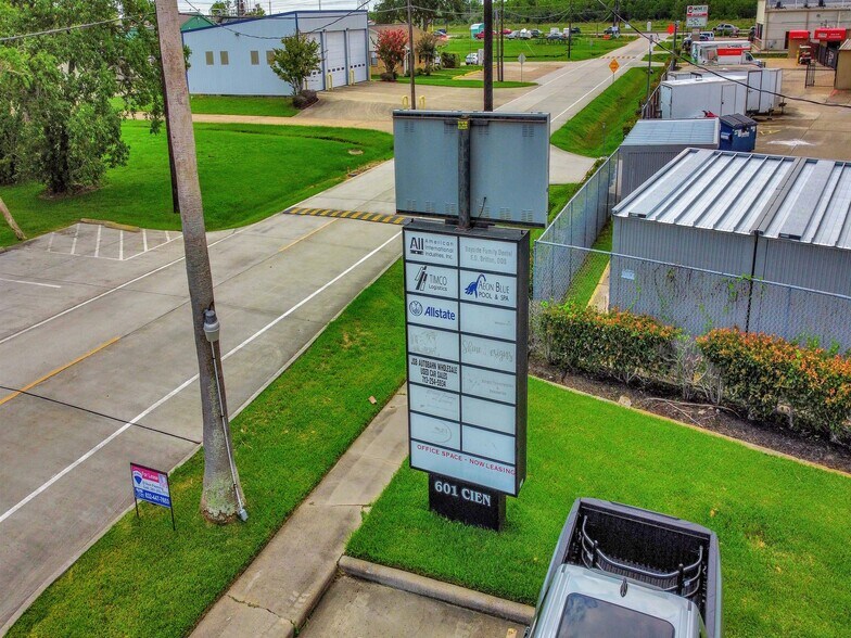 More Photos Of 601 Cien Rd, Kemah Unknown For Lease