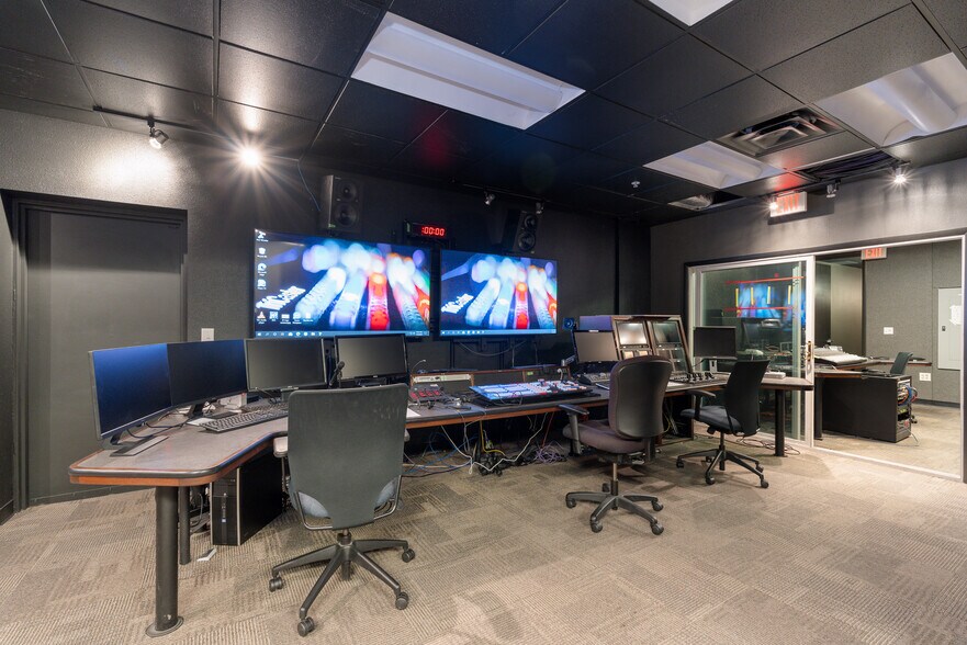 More Photos Of 2235 W Alice Ave, Phoenix Research And Development For Sale